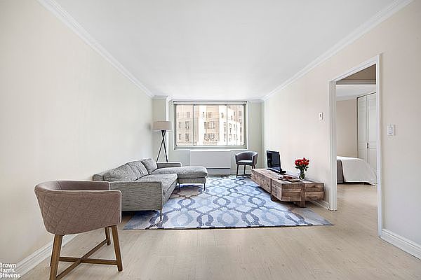 1st image of 30 W 63rd St APT 9W