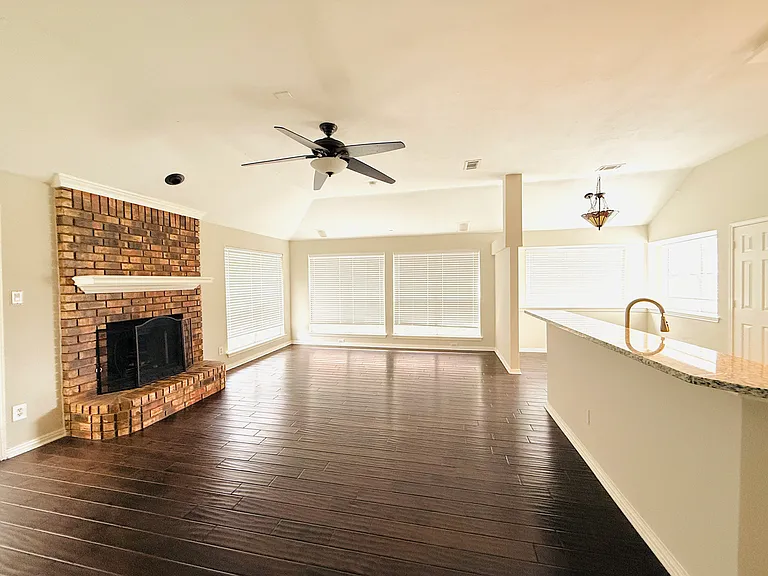 4224 Capstone Dr — Photo 4