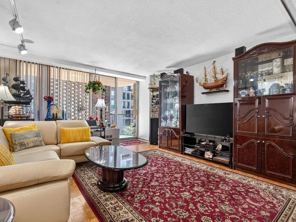 44 Washington St APT 502, Brookline, MA 02445