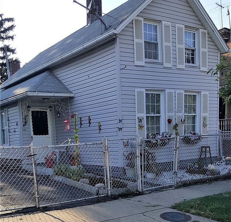 1st image of 3122 W 56th St