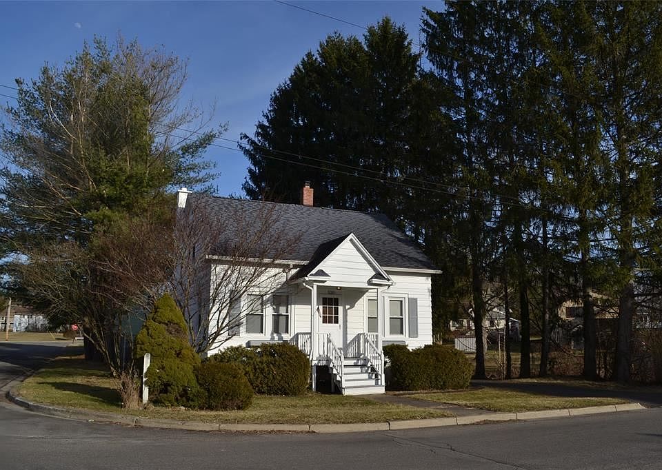 2nd image of 520 N McKinley Ave