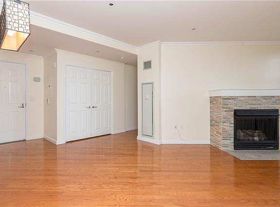 5th image of 300 Mamaroneck Ave APT 810