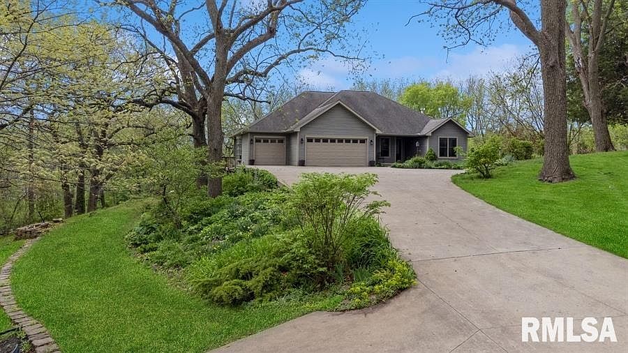 515 Scenic Dr, Clinton, IA 52732 Zillow