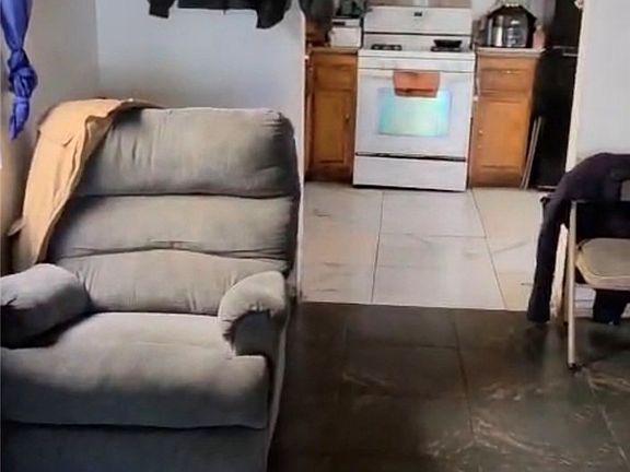 5th image of 1462 E 98th St