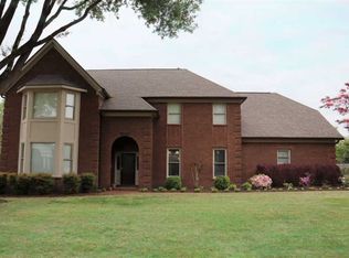 8724 Poplar Pike, Germantown, TN 38138