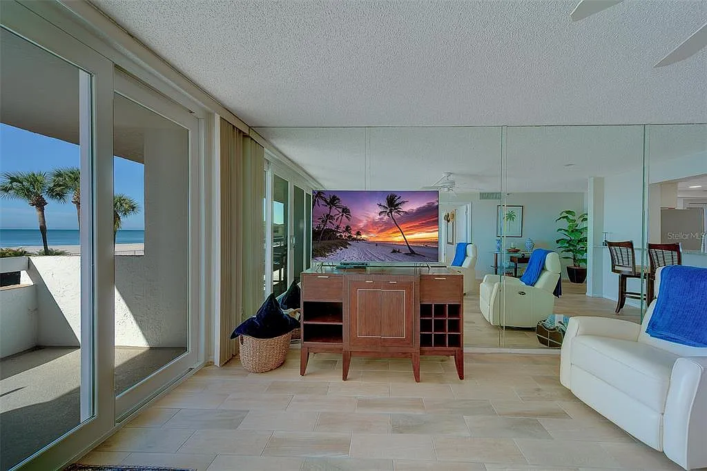 2 bed, 2.0 bath, 1165 sqft, $3,500 — Photo 4