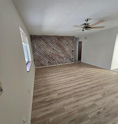 5th image of 5464 Phillips St
