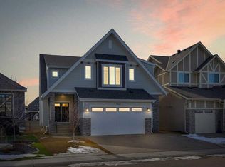 247 N Coopers Cv SW, Airdrie, AB T4B 4C3