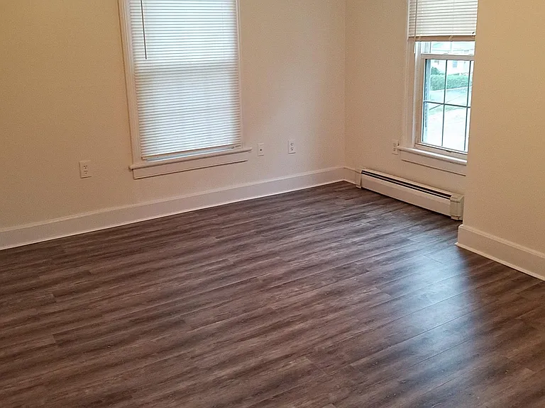 409 W Lincoln Ave — Photo 22