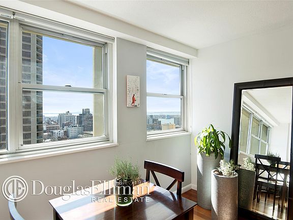 3rd image of 75 Henry St APT 20J