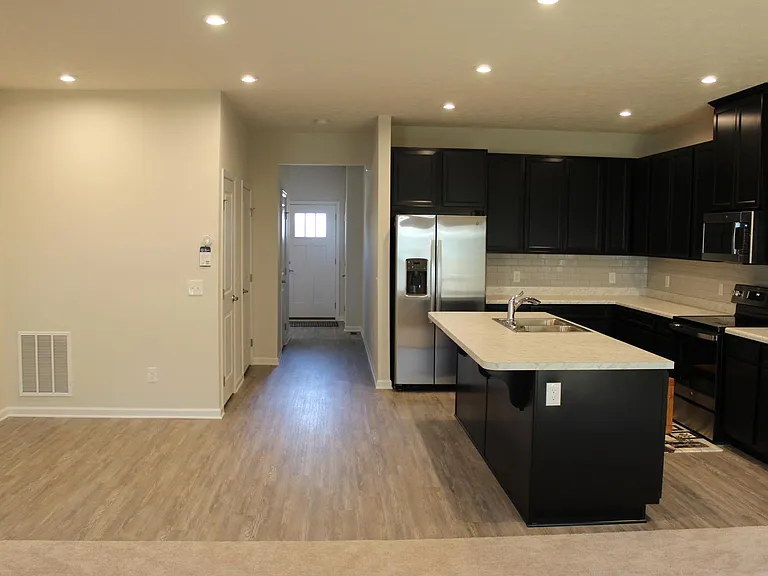1108 Meadow Run — Photo 2