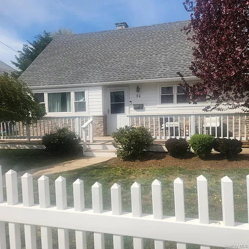 30 Montgomery Ave #HOUSE Photo 1