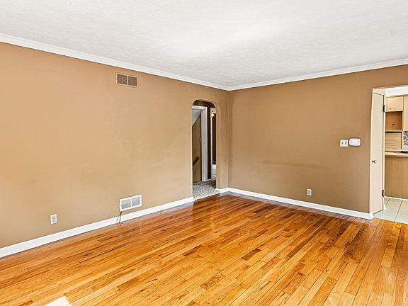 5th image of 3501 Linwood Ave