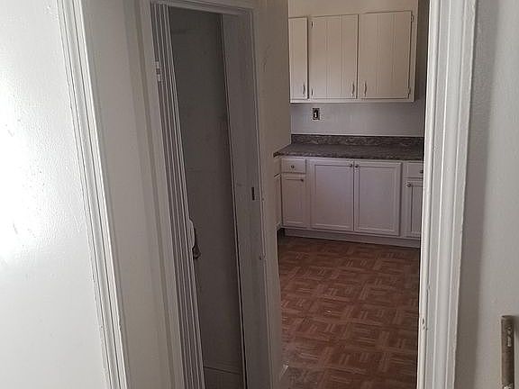 4th image of 1207 Saint James St