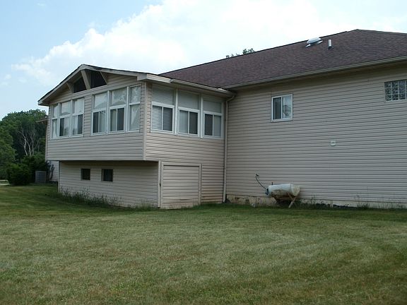 5th image of 28072 Greenmeadow Cir W