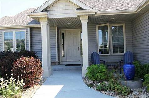 2nd image of 3742 Parkhill Dr