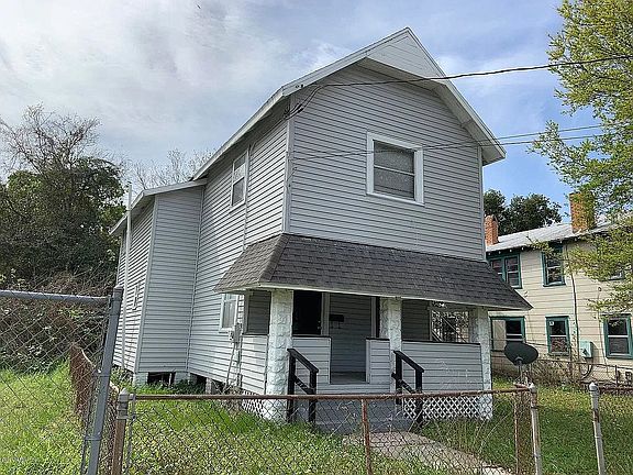 2nd image of 3028 Thomas St