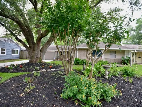 4806 Kingfisher Dr, Houston, TX 77035