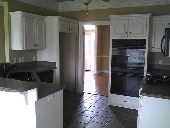 4th image of 339 Hunters Hollow Dr