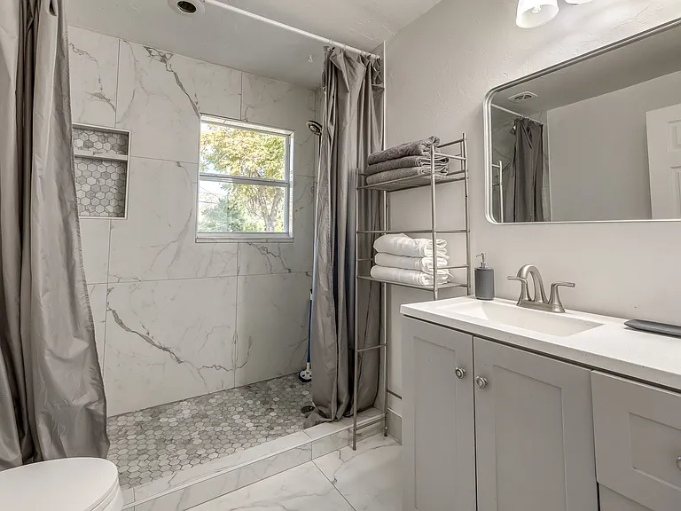 3317 NW 42nd St — Photo 24