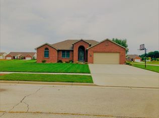 132 Peachtree Ln, Swanton, OH 43558