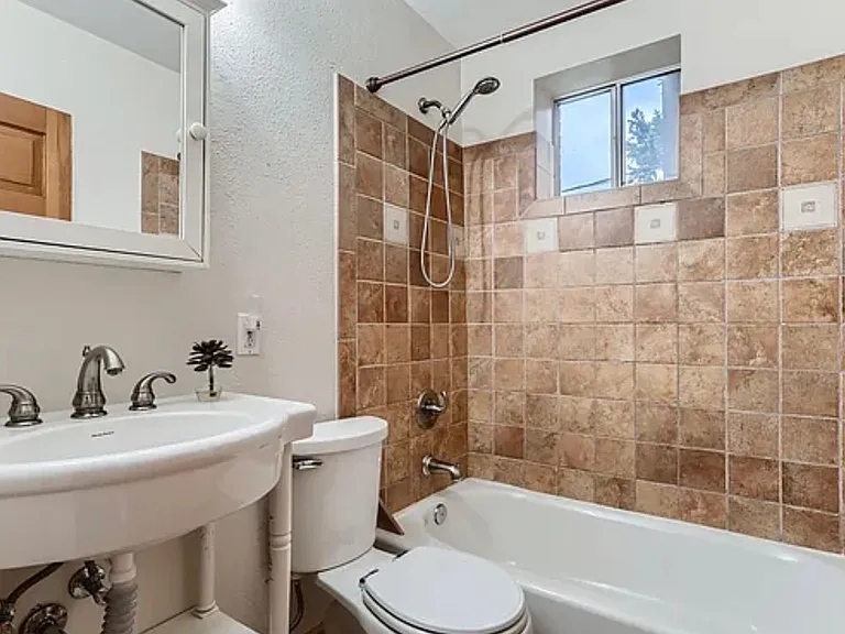 1325 E 27th Ave — Photo 13