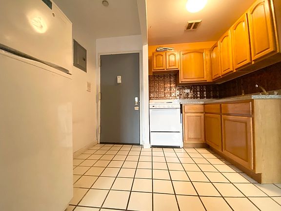 4th image of 104 Palmetto St APT 3R