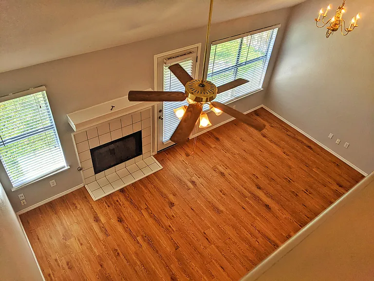 1702 Southwestern Trl — Photo 2