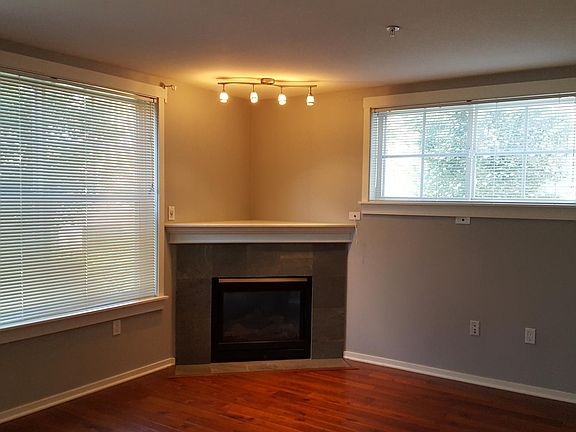 4th image of 2901 NE Blakeley St APT 130