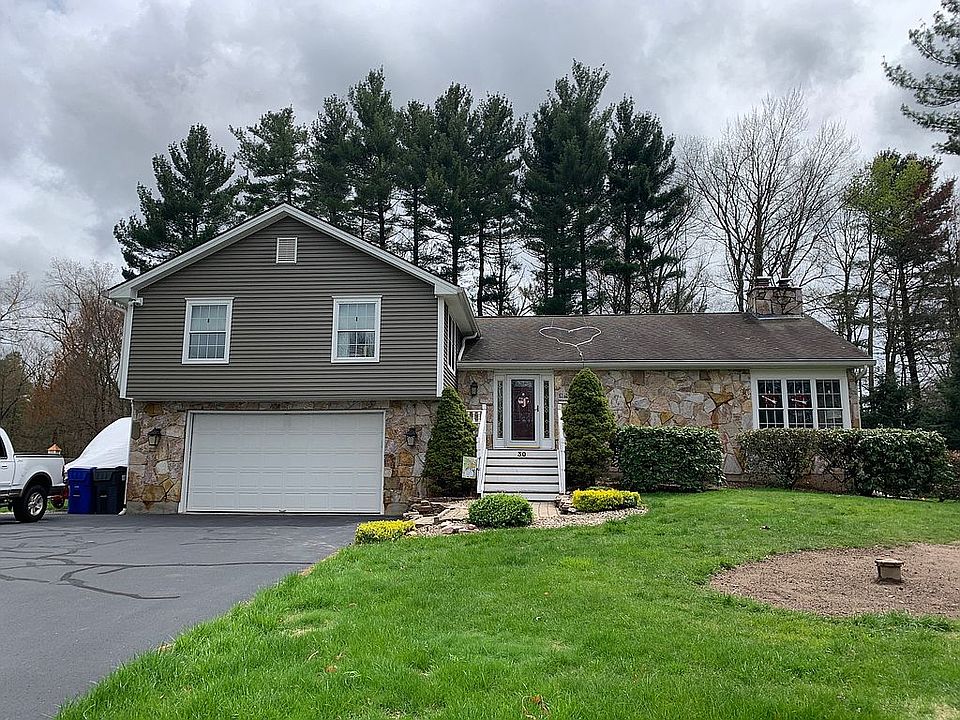 2nd image of 30 Fox Hollow Rd