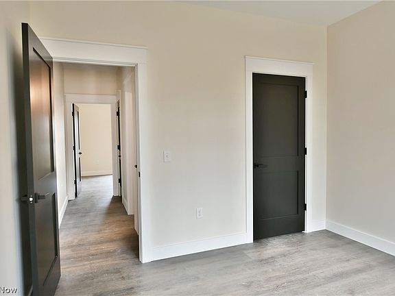 5th image of 1212 Skyline Ln