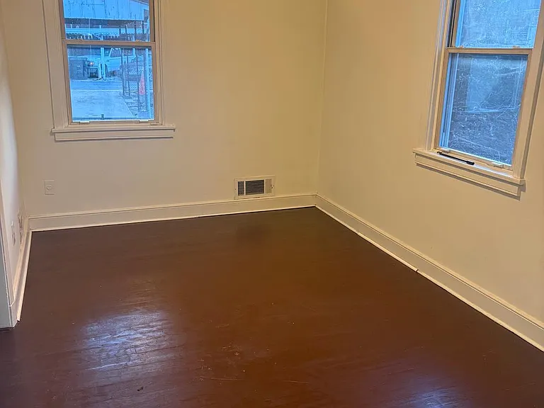 5030 S Dakota Ave NE — Photo 24