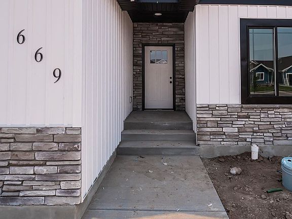 2nd image of 4824 Torcello Dr