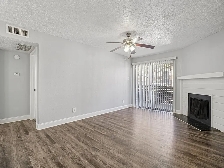 Don't Miss Out Biltmore Homes Leasing Fast — Photo 70