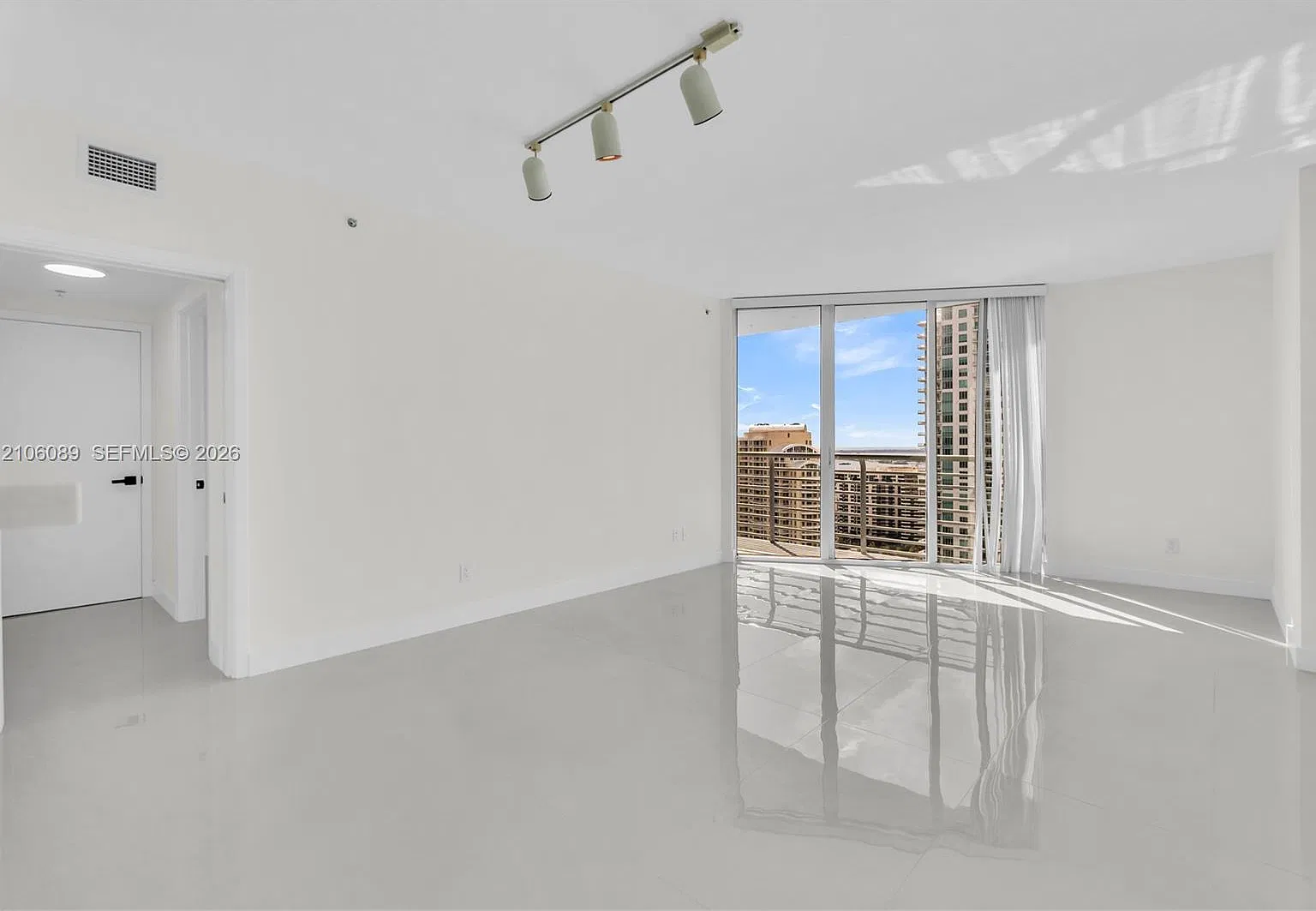 One Miami West Condo — Photo 4