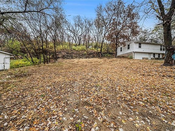 5th image of 1016 Suntree Pl