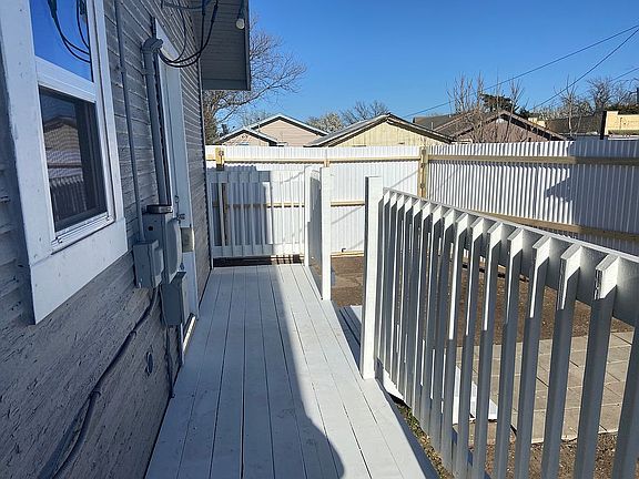 5th image of 413 & 415 Buckler Ave