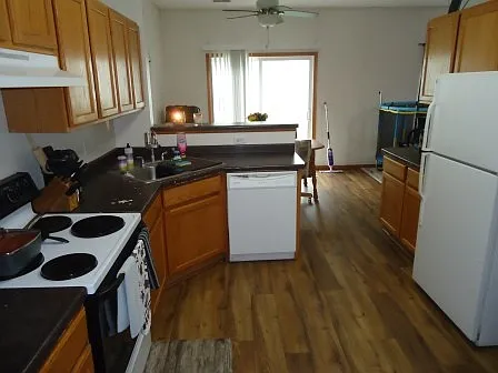 2 bed, 3.0 bath, 1671 sqft, $2,100 — Photo 4