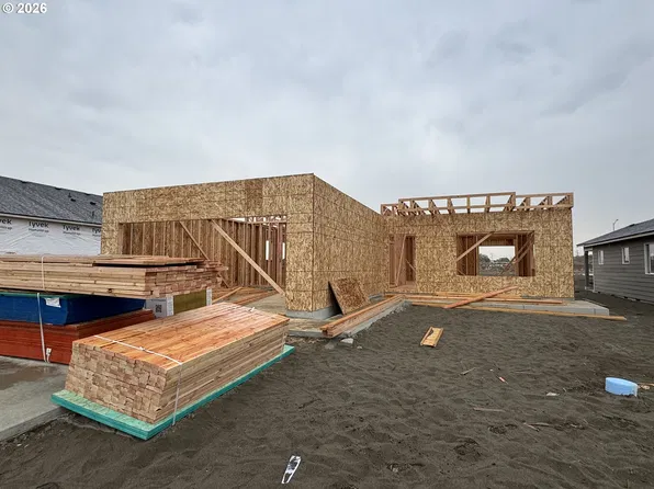925 E Maple Brook Ave, Hermiston, OR 97838