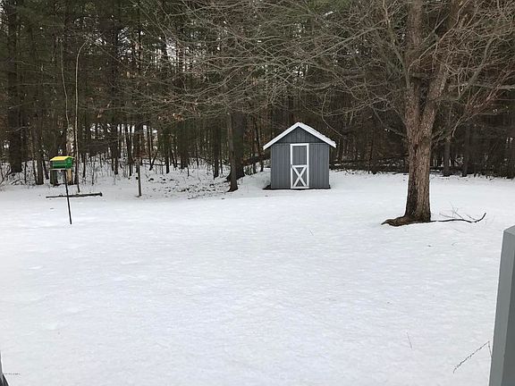 3rd image of 5 Evergreen Ln