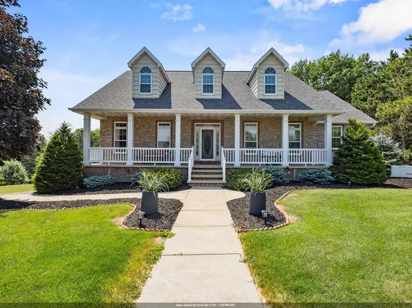 N3224 Feather Ridge Dr, Appleton, WI 54913