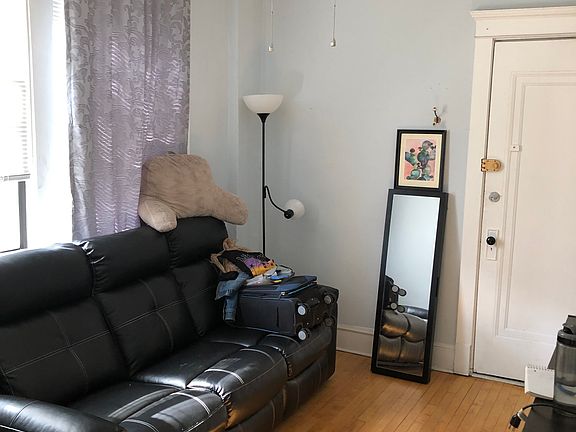 5th image of 2250 W Armitage Ave Fl 2