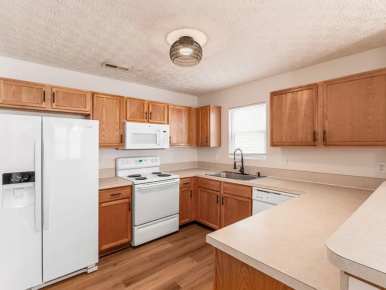 6201 Norway Glen Ave — Photo 20