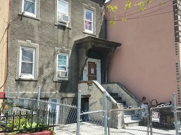 353 Crescent St, Brooklyn, NY 11208