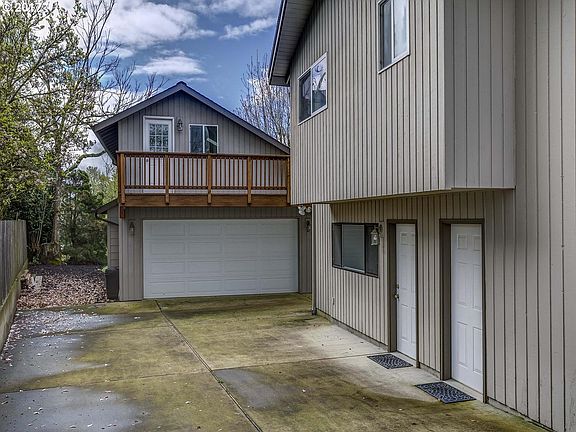 3rd image of 550 Smith Dr