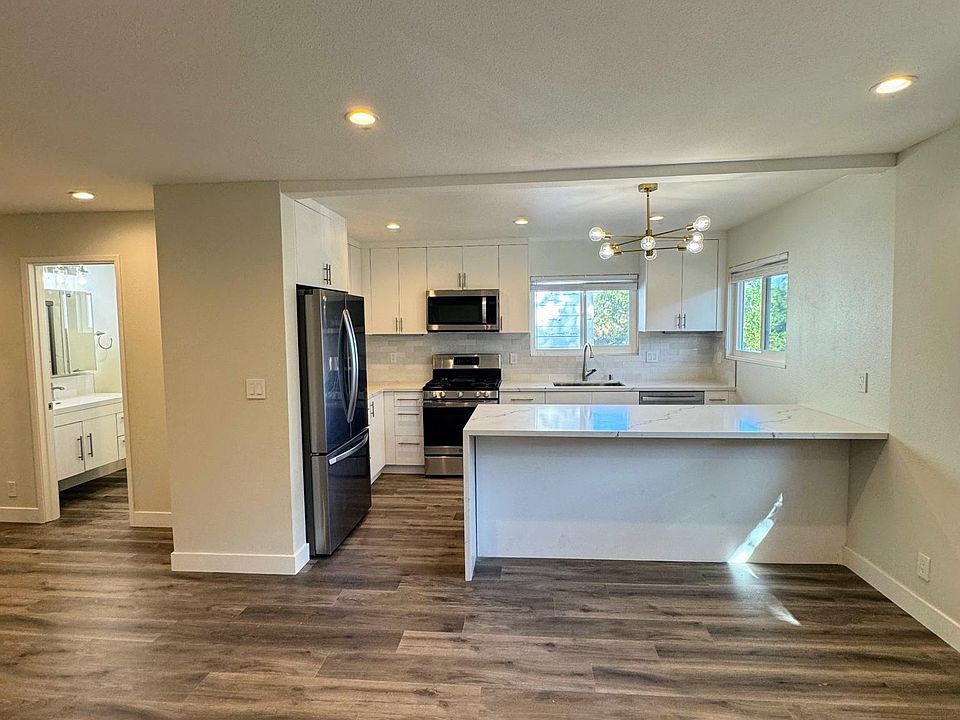 1st image of 92 Fairview Plz #6
