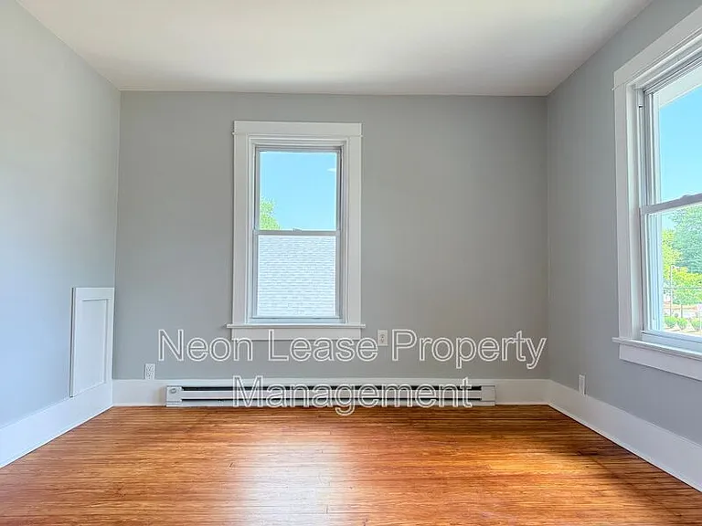 880 S State St #2 — Photo 6