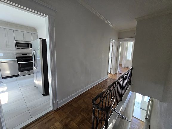 5th image of 228 Saint Marks Pl #3