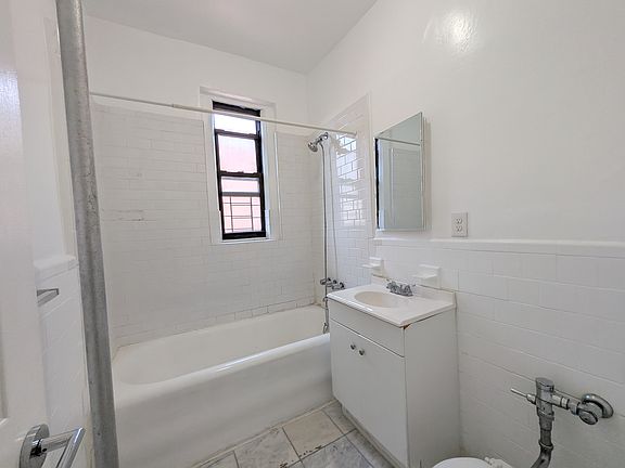 4th image of 363 Ocean Pkwy APT D11