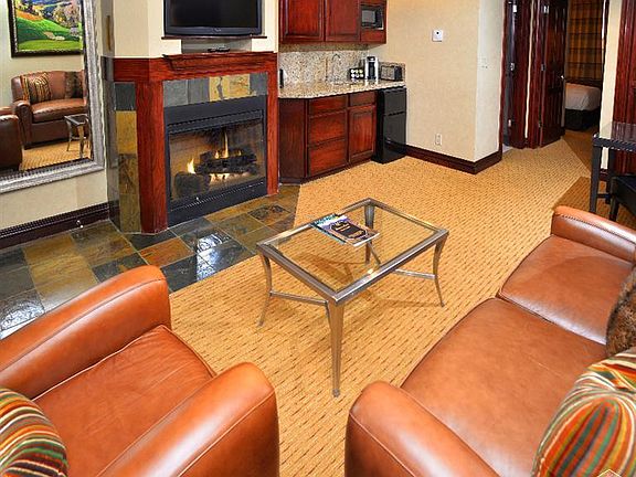 3rd image of 26 Avondale Ln #504